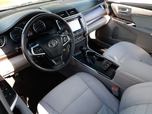 Used 2017 Toyota Camry XLE w/ Moonroof Package image 6