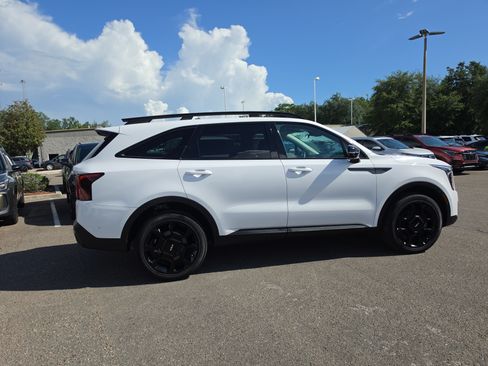 Certified 2024 Kia Sorento SX AWD/4WD image 9