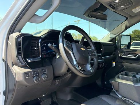 Used 2024 Chevrolet Silverado 2500 LT w/ Snow Plow Prep/Camper Package AWD/4WD image 8