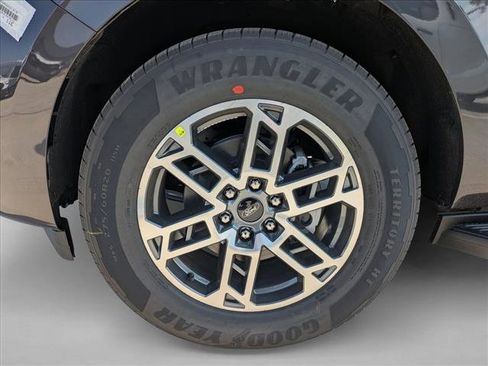 New 2025 Ford Expedition Active image 23