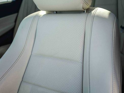 Used 2022 Mercedes-Benz GLE 350 4MATIC w/ Premium Package image 24