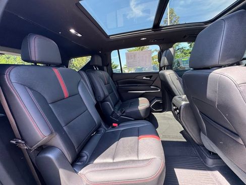 Used 2024 Chevrolet Traverse RS w/ LPO, Floor Liner Package AWD/4WD image 38