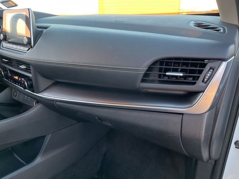 Used 2024 Nissan Rogue SV image 27