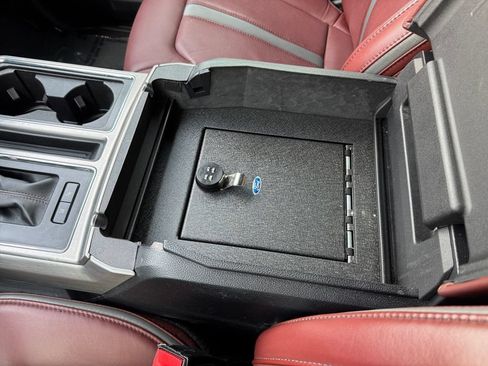 Used 2018 Ford F150 Platinum w/ Equipment Group 701A Luxury AWD/4WD image 27