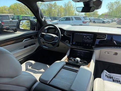 Certified 2025 Jeep Grand Wagoneer 4WD image 13