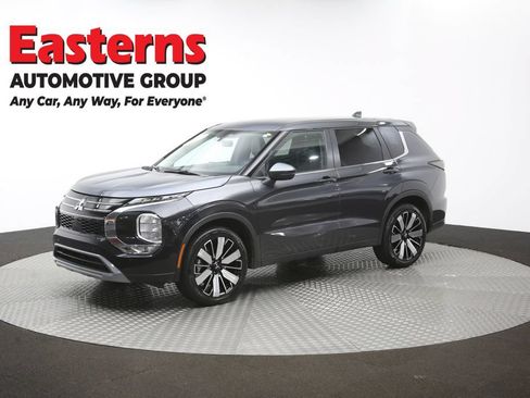 Used 2025 Mitsubishi Outlander SE FWD image 57