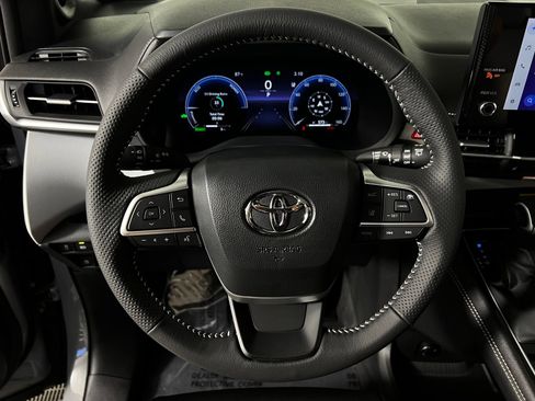 Used 2026 Toyota Sienna XSE FWD image 15
