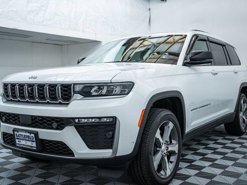 Used 2026 Jeep Grand Cherokee L Limited w/ Luxury Tech Group II AWD/4WD image 3