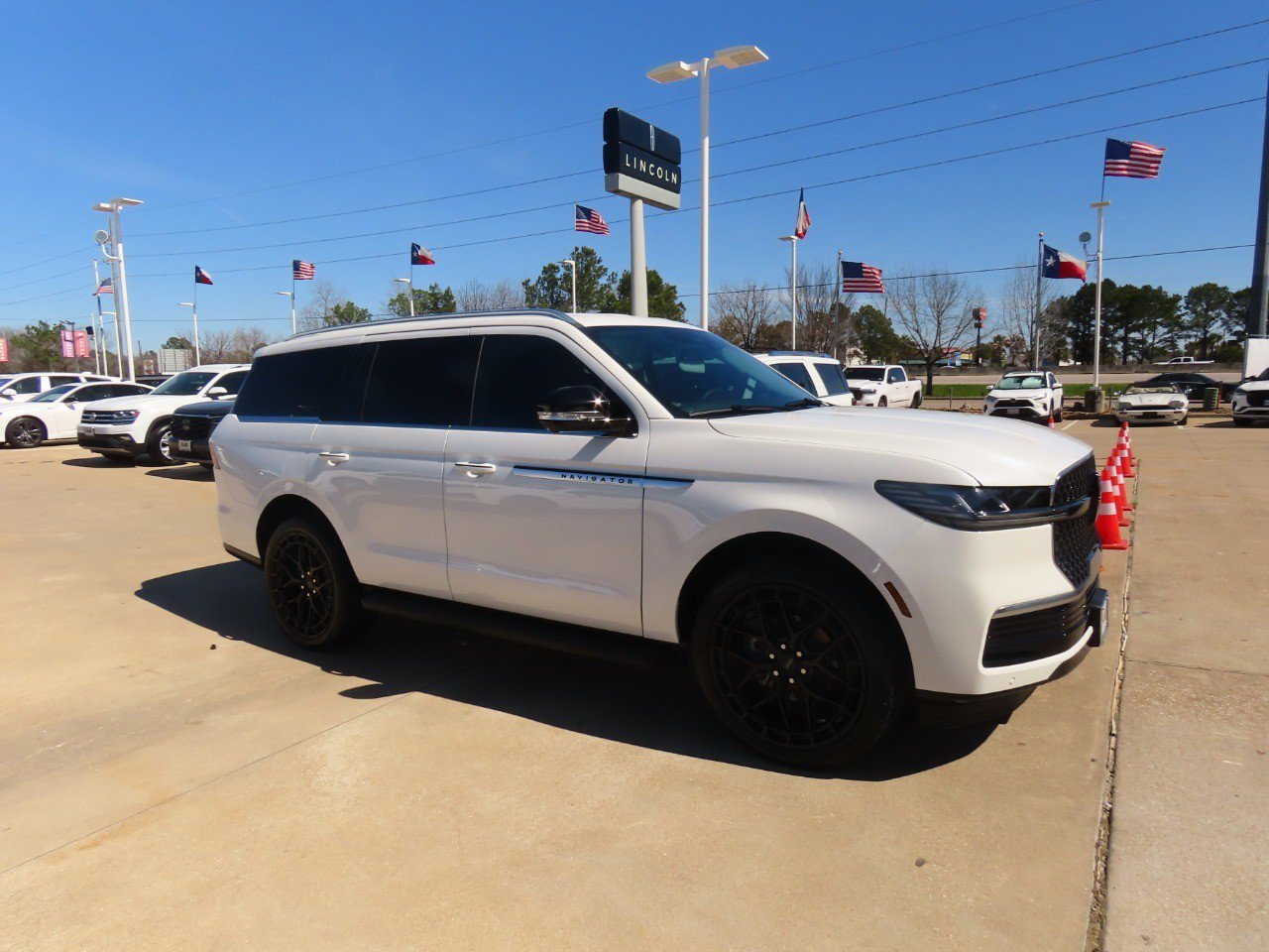 New 2026 Lincoln Navigator Premiere AWD/4WD image 8