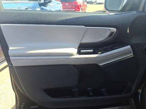 Used 2025 Ford Expedition Active image 6