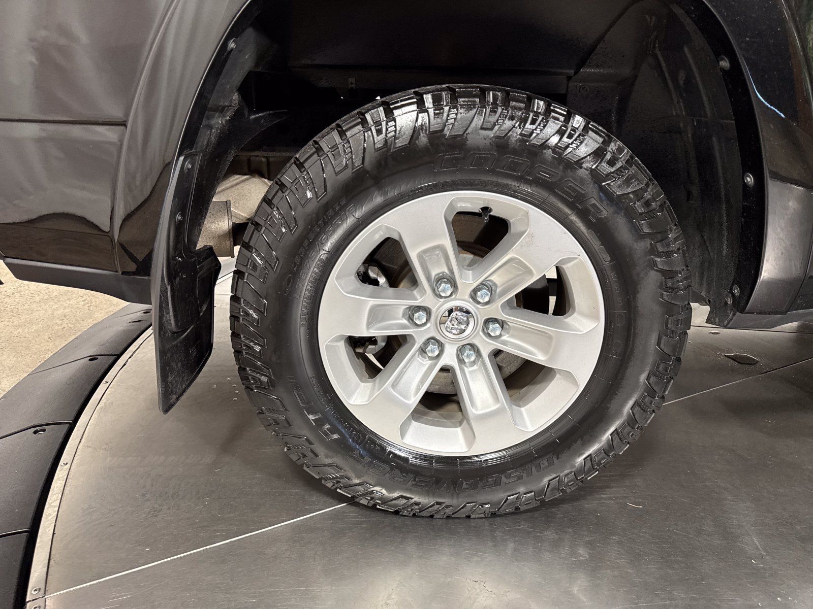 Used 2021 RAM 1500 Laramie AWD/4WD image 13