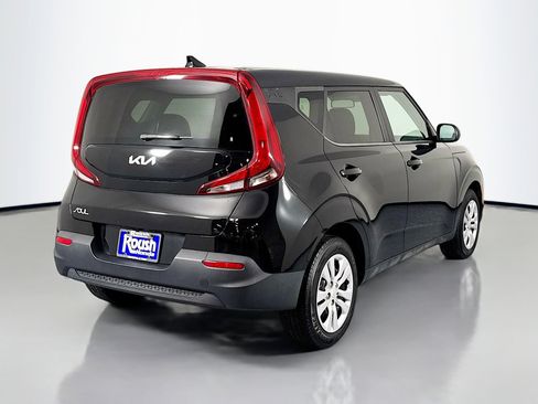 Used 2022 Kia Soul LX image 5