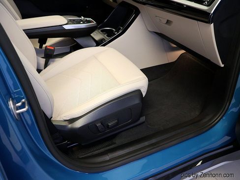 Certified 2025 BMW X1 xDrive28i AWD/4WD image 36