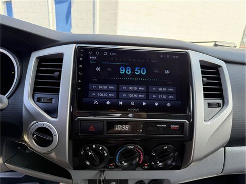 Used 2012 Toyota Tacoma 4x4 Access Cab V6 w/ TRD Off-Road Pkg image 23