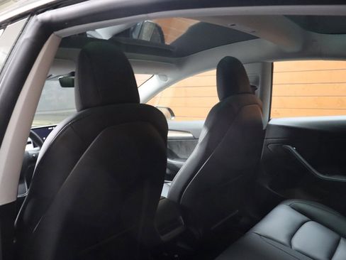 Used 2023 Tesla Model 3 Performance image 29