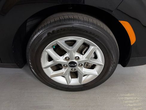 Used 2024 Kia Soul LX w/ Option Group 015 FWD image 10
