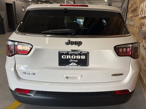 Used 2022 Jeep Compass Latitude image 22