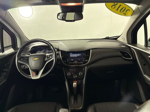 Used 2018 Chevrolet Trax LT w/ LT Convenience Package FWD image 22