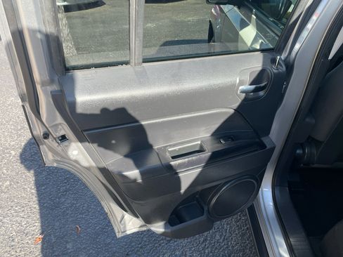 Used 2014 Jeep Patriot Latitude image 26