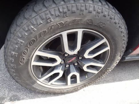 Used 2021 GMC Yukon AT4 w/ Technology Package AWD/4WD image 20