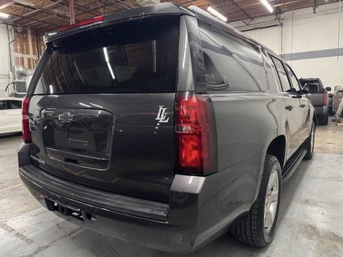 Used 2017 Chevrolet Suburban LT image 8