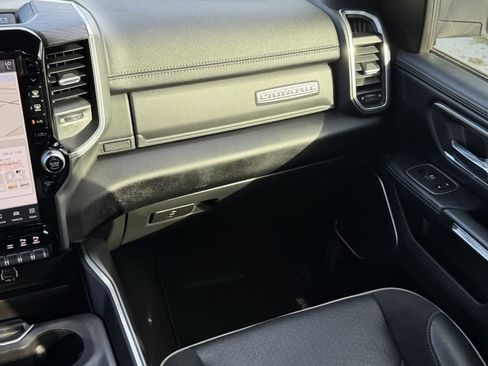 Used 2023 RAM 1500 Laramie AWD/4WD image 15