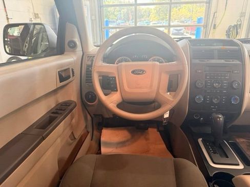 Used 2010 Ford Escape XLS FWD image 17