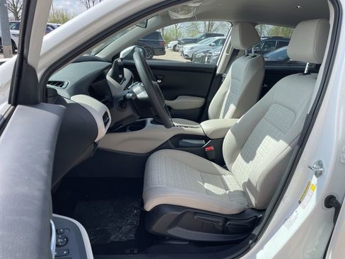 New 2026 Honda HR-V LX image 8