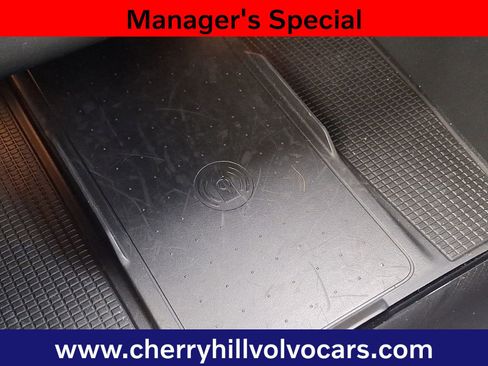 Certified 2025 Volvo XC40 B5 Ultra w/ Protection Package Premier image 25