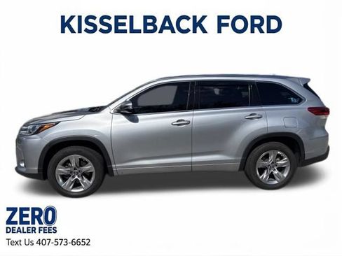Used 2017 Toyota Highlander Limited FWD image 9