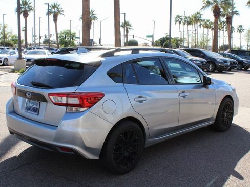 Used 2017 Subaru Impreza 2.0i Premium image 5