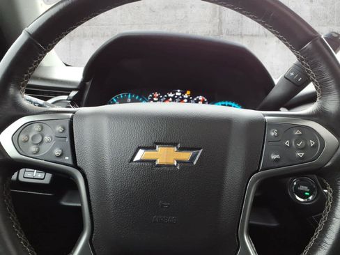Used 2018 Chevrolet Suburban Premier AWD/4WD image 25