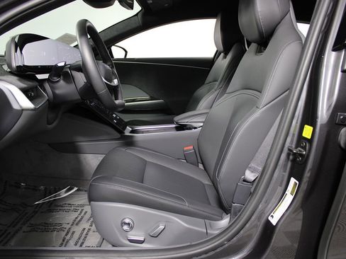 Used 2024 Lucid Air Pure image 9