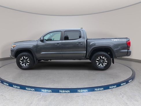 Used 2019 Toyota Tacoma TRD Off-Road w/ Technology Package AWD/4WD image 9