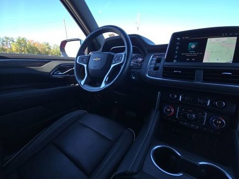 Used 2023 Chevrolet Suburban Premier w/ Advanced Technology Package image 30