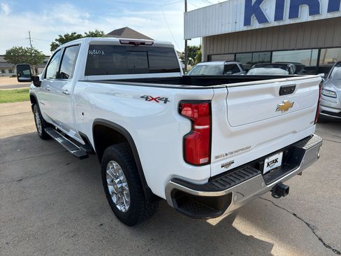 Used 2025 Chevrolet Silverado 2500 LTZ w/ LTZ Premium Package AWD/4WD image 3