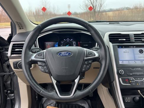 Used 2019 Ford Fusion SEL image 30