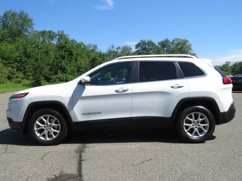 Used 2017 Jeep Cherokee Latitude w/ True North Edition AWD/4WD image 8