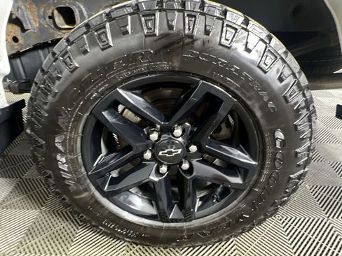 Used 2020 Chevrolet Silverado 1500 Custom Trail Boss w/ Custom Convenience Package image 31