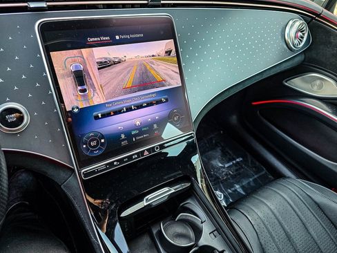 Used 2022 Mercedes-Benz EQS 450+ Sedan image 17