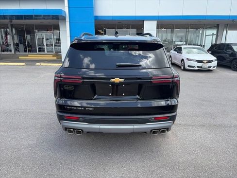 New 2026 Chevrolet Traverse LT w/ Driver Confidence Package AWD/4WD image 5