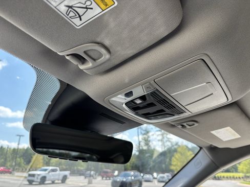Used 2025 Acura MDX FWD image 30