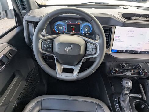 New 2025 Ford Bronco Outer Banks w/ Sasquatch Package image 18