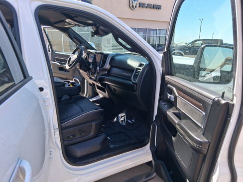 Used 2026 RAM 2500 Laramie AWD/4WD image 16