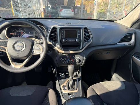 Used 2018 Jeep Cherokee Latitude image 5