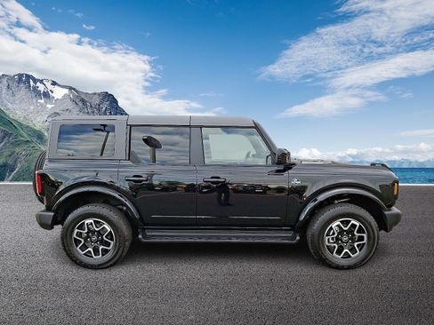 Used 2025 Ford Bronco Outer Banks image 7