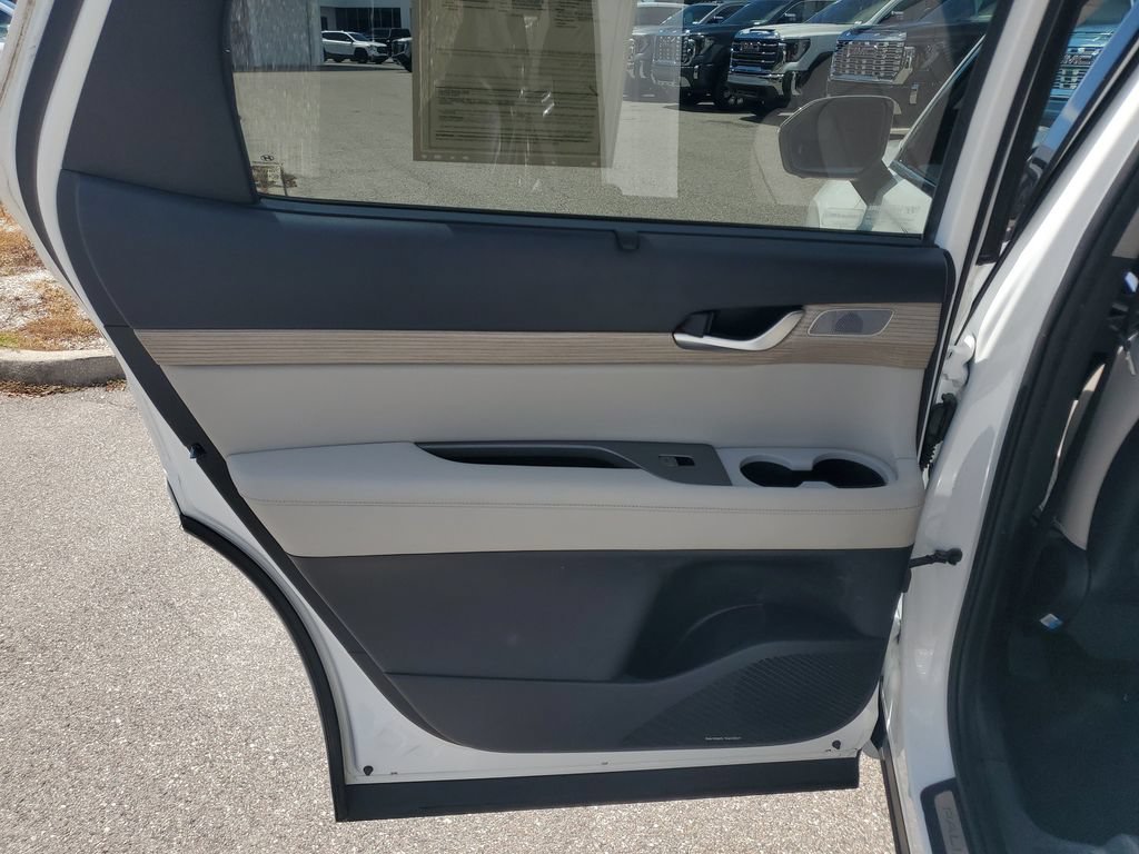 Used 2021 Hyundai Palisade Limited FWD image 14