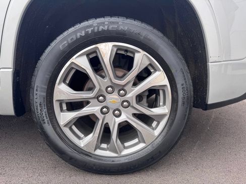 Used 2021 Chevrolet Traverse Premier AWD/4WD image 28