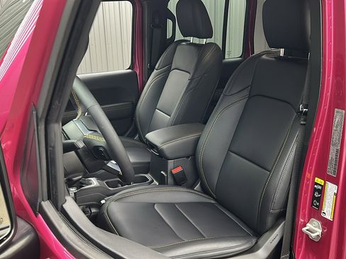 Used 2024 Jeep Wrangler Unlimited Sahara w/ Safety Group image 32