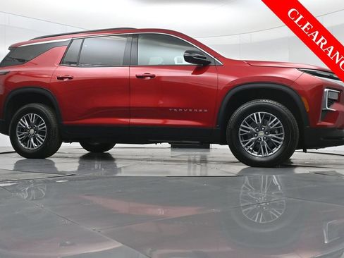 Used 2025 Chevrolet Traverse LT w/ Driver Confidence Package image 49